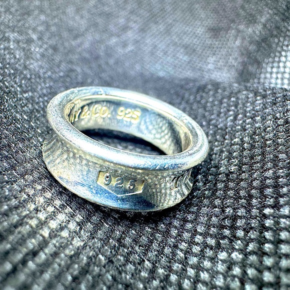 Tiffany & Co. Concave Ring Sterling Silver Size 5.5 W/ Tiffany Bag Vintage 1997 - Picture 3 of 9